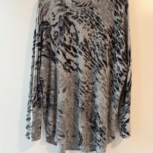 Westbound Gray and Black Patterned Long Sleeve Top
